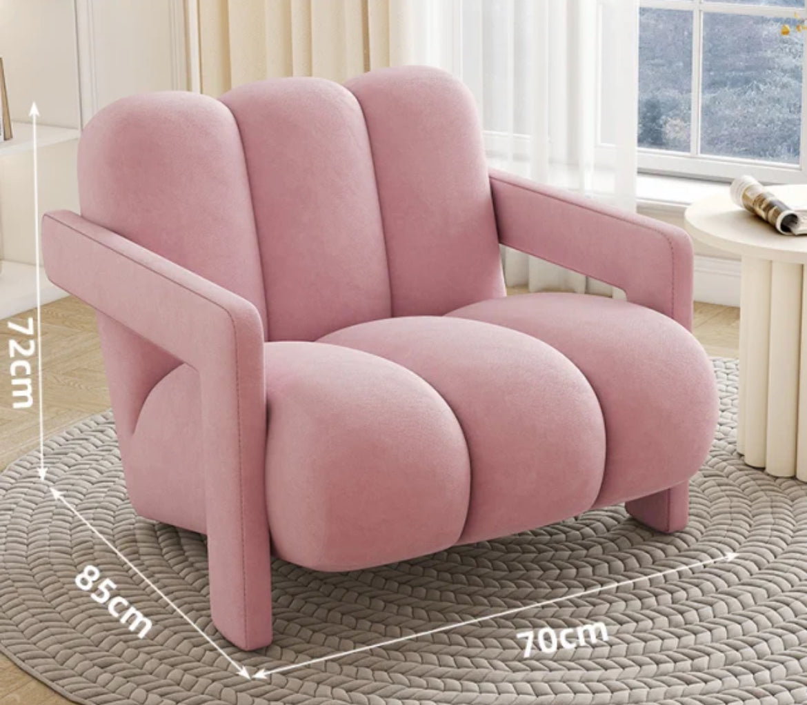 Retro-inspired Leisure Chair Living Room Single Sofa Chair Armchair for Residential And Commercial Space