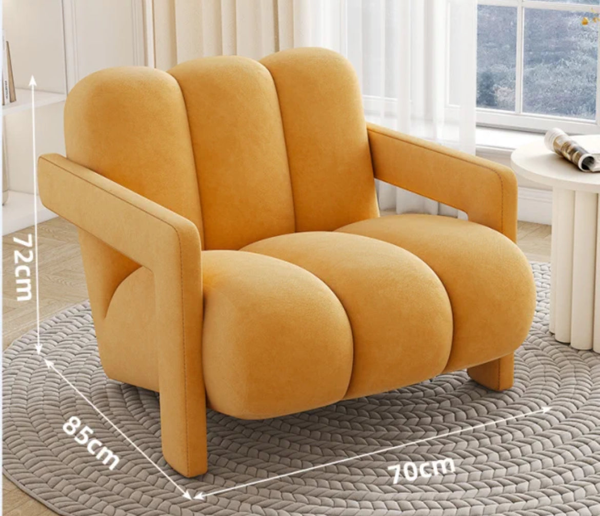 Retro-inspired Leisure Chair Living Room Single Sofa Chair Armchair for Residential And Commercial Space