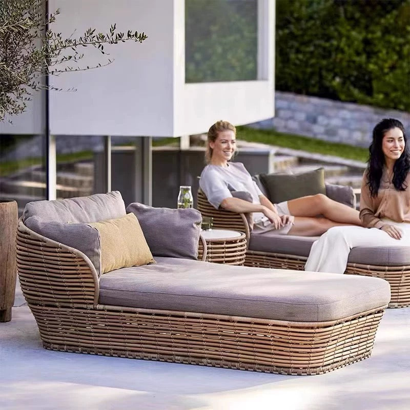 Luxurious Outdoor Furniture Leisure Sofa Coffee Table PE Rattan Furniture