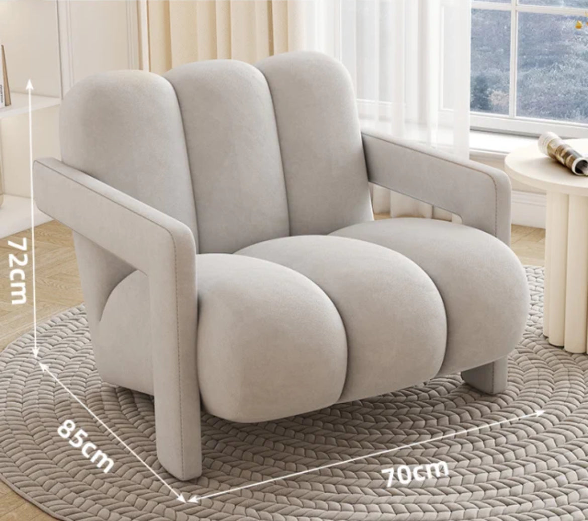 Retro-inspired Leisure Chair Living Room Single Sofa Chair Armchair for Residential And Commercial Space